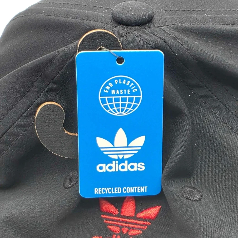 adidas Originals Beacon Trefoil Snapback Hat Cap Men's OSFM Black Red NWT GA5724